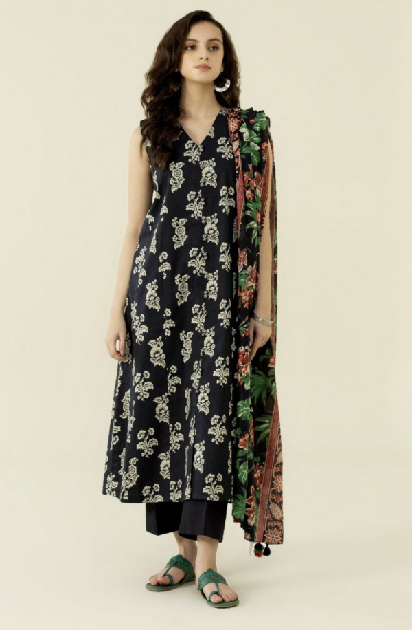Unstitched Printed Lawn 3-Piece Suit with Floral Design in Pastel Colors